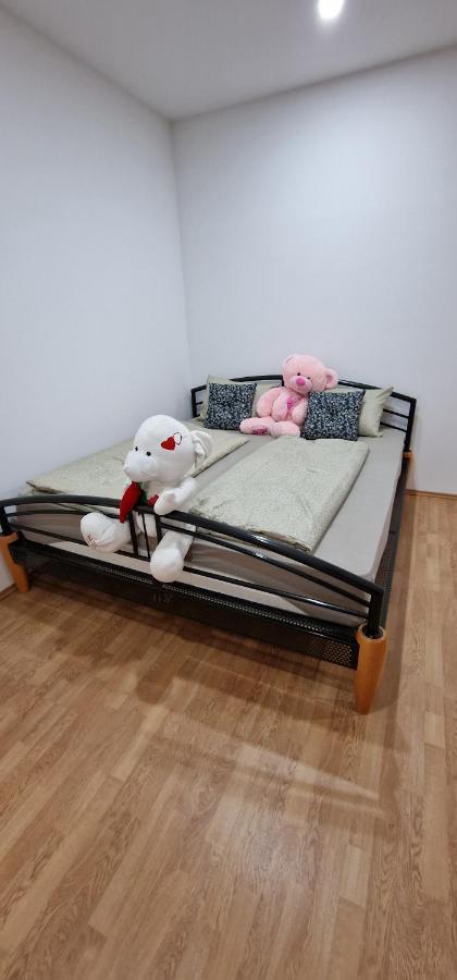 Murko P-4 Apartment *